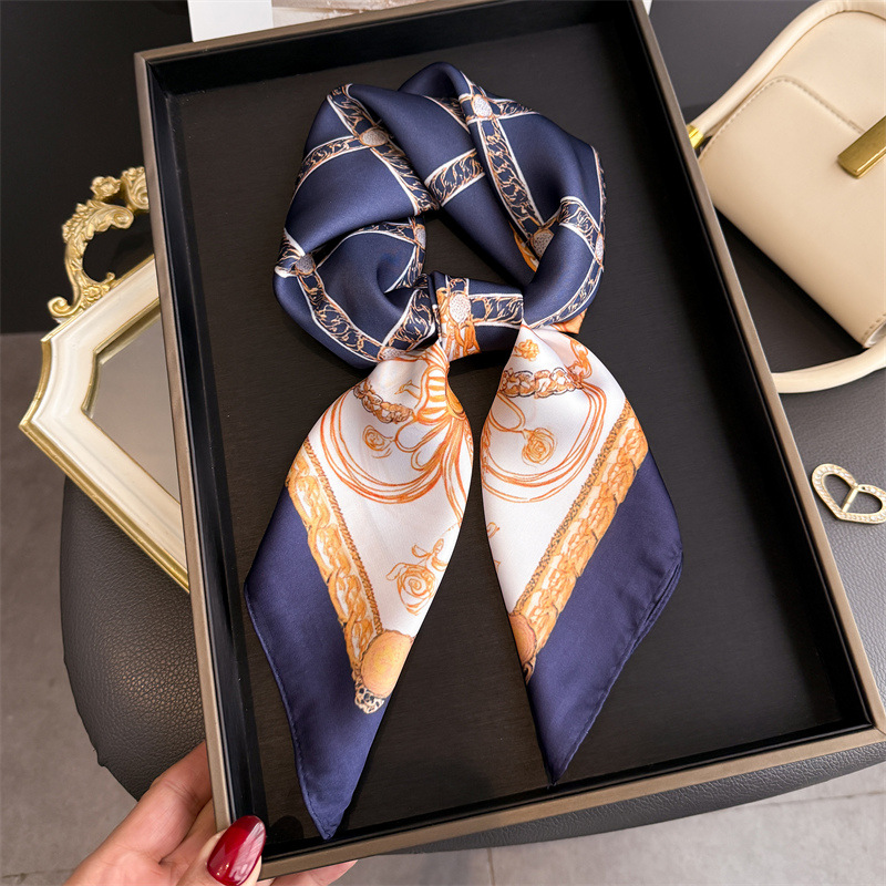 Scarf Silk Square - ผ้าพันคอไหมพิมพ์ลายโซ่สีน้ำเงินคลาสสิก ผ้าพันคอทรงสี่เหลี่ยมสำหรับผู้หญิง สไตล์ลำลอง สวยหรู บางเบา ขนาด