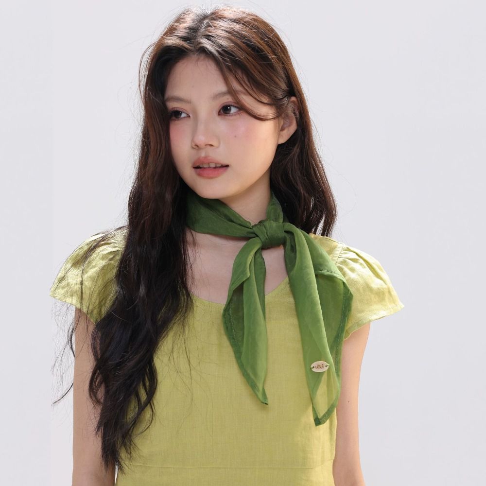 Scarf Silk Square - ผ้าพันคอสี่เหลี่ยมเล็กสีพื้นสไตล์เรโทร ผ้าไหมสีพื้นบางเบา ระบายอากาศได้ดี ใช้เป็นผ้าคาดผมได้ ผ้าเช็ดหน้าสี่เหลี่ยมสำหรับผู้หญิง