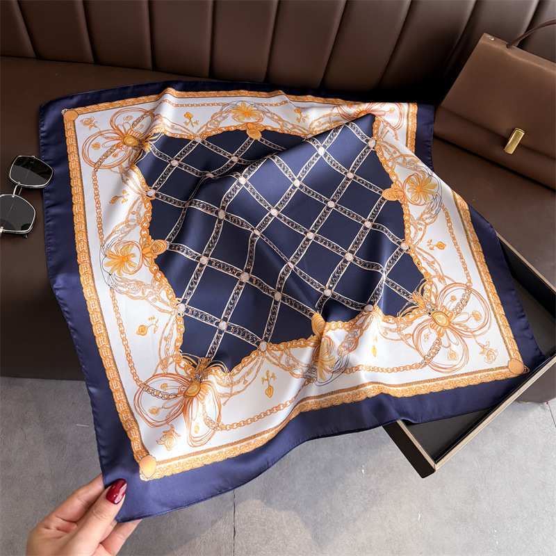 ผ้าพันคอไหมพิมพ์ลายโซ่สีน้ำเงิ - Scarf Silk Square บทวิจารณ์และราคา