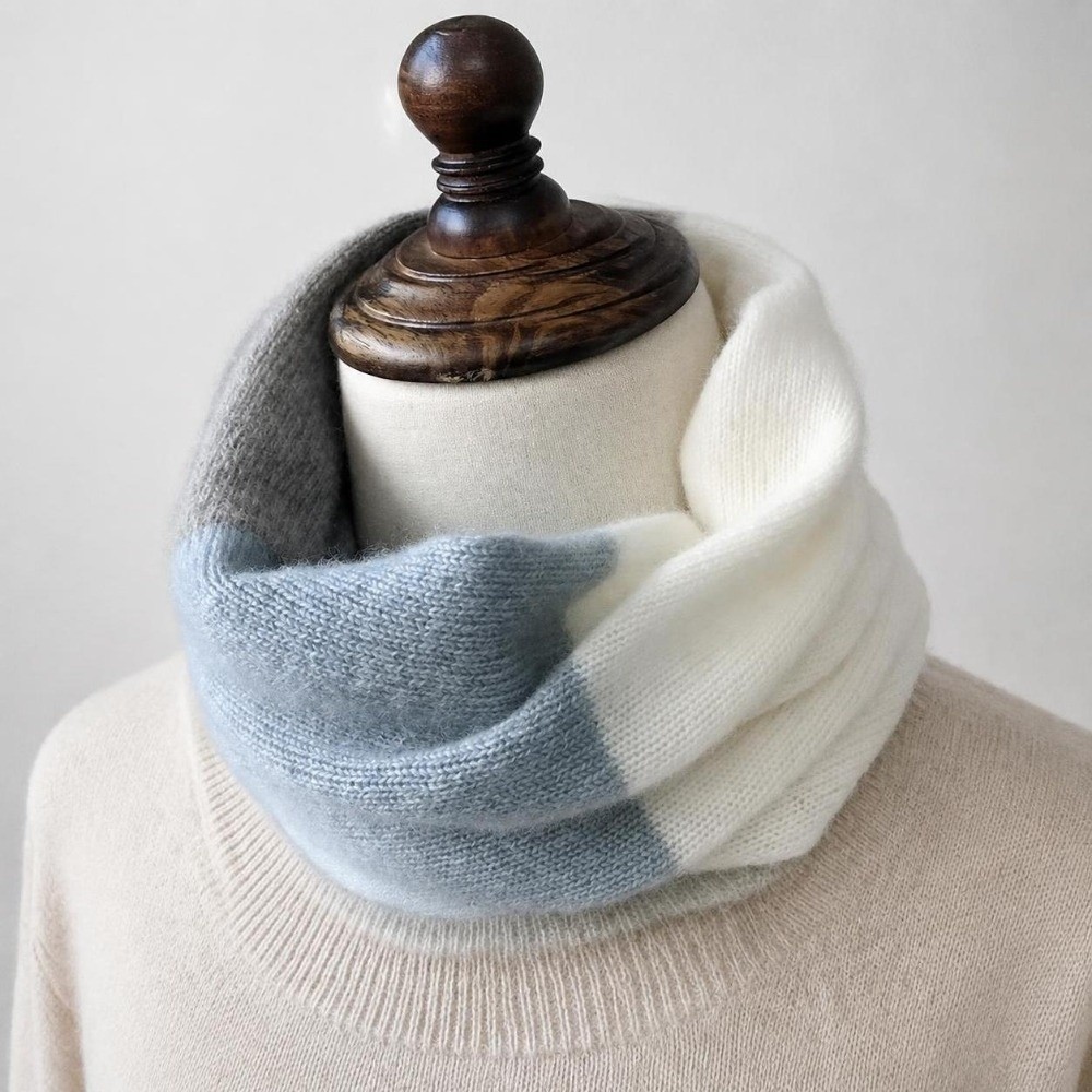 ผ้าพันคออินฟินิตี้สีตัดกันนุ่ม - Infinity Scarf Knit บทวิจารณ์และราคา