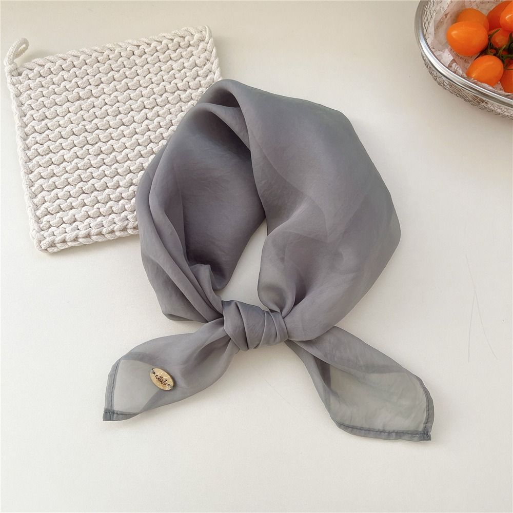 ผ้าพันคอสี่เหลี่ยมเล็กสีพื้นสไ - Scarf Silk Square บทวิจารณ์และราคา